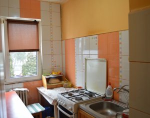 Apartament 3 camere, semidecomandat, 45 mp, zona McDonald's Manastur