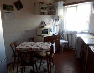  Apartament 4 camere, 2 bai, 2 balcoane, garaj, in Manastur, zona linistita