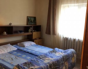 Apartament 3 camere, 2 bai, decomandat, zona Parcul Rozelor