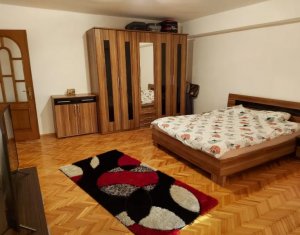 Apartament decomandat, la 5 minute de centru, ideal investitie, zona Cipariu