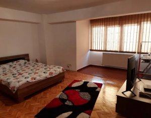 Apartament decomandat, la 5 minute de centru, ideal investitie, zona Cipariu