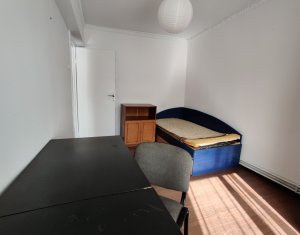 Appartement 4 chambres à vendre dans Cluj-napoca, zone Manastur