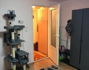 Apartament 2 camere, semidecomandat, 46 mp, zona strazii Mihai Veliciu