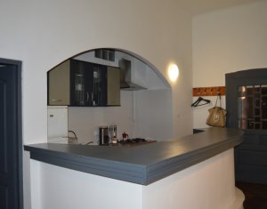 Apartament 2 camere, semidecomandat, 76 mp, LUX, Casa de Cultura a Studentilor!