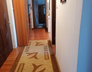 Apartament cu 3 camere, 2 bai, etaj 1, strada Aurel Vlaicu