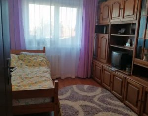 Apartament cu 3 camere, 2 bai, etaj 1, strada Aurel Vlaicu