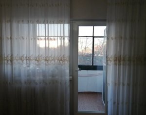 Apartament cu 3 camere, 2 bai, etaj 1, strada Aurel Vlaicu