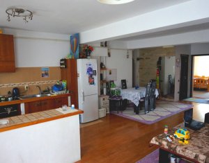 Vanzare apartament, 3 camere, Floresti, zona Florilor, confort sporit