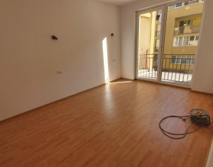 Vanzare apartament 2 camere, nemobilat, etaj intermediar, strada Porii