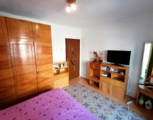 Apartament 3 camere, decomandat, boxa, garaj, etaj intermediar, Gradini Manastur