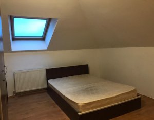 Apartament cu 3 camere, semidecomandat, 62 mp, zona Floresti