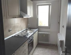 Apartament 3 camere, 49 mp, decomandat, renovat, zona strazii Garbau