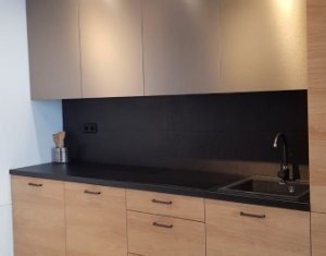 Apartament 2 camere, etaj intermediar, cu terasa si parcare, zona Auchan