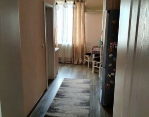 Apartament cu 2 camere, decomandat, strada Bucuresti, 54 mp, pret negociabil