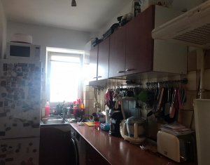 Apartament 2 camere + balcon inchis, 40mp, decomandat, zona Bucegi Manastur