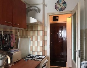 Apartament 2 camere + balcon inchis, 40mp, decomandat, zona Bucegi Manastur