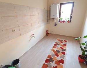 Apartament cu 3 camere de vanzare, finisat, Floresti, zona Stejarului