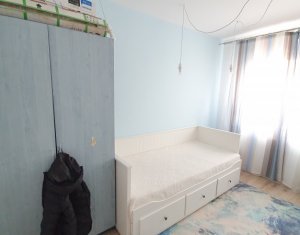 Apartament cu 3 camere de vanzare, finisat, Floresti, zona Stejarului