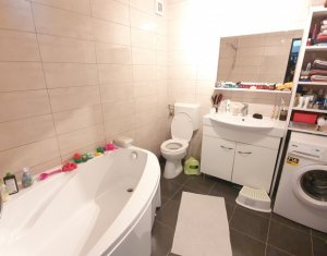 Apartament cu 3 camere de vanzare, finisat, Floresti, zona Stejarului