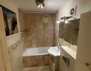 Appartement 3 chambres à vendre dans Cluj-napoca, zone Manastur