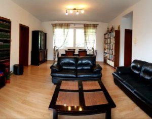 Appartement 5 chambres à vendre dans Cluj-napoca, zone Andrei Muresanu