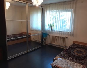 Apartament cu 3 camere, semidecomandat, 44 mp, zona Primaverii