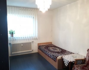 Apartament cu 3 camere, semidecomandat, 44 mp, zona Primaverii