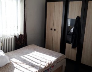 Apartament cu 3 camere, semidecomandat, 44 mp, zona Primaverii