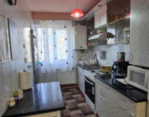 Apartament 4 camere, 79 mp, balcon, etaj 3 din 4, Manastur