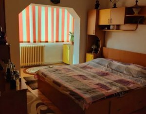 Apartament cu 3 camere, decomandat, 2 bai, 2 balcoane, strada Titulescu!