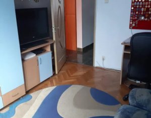 Apartament cu 3 camere, decomandat, 2 bai, 2 balcoane, strada Titulescu!