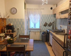 Apartament cu 3 camere, Gheorgheni, zona Godeanu