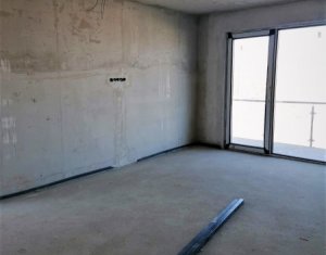 Apartament 3 camere, curte privata 98 mp, garaj, boxa