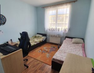 Apartament cu 3 camere, finisat, Floresti, zona Florilor