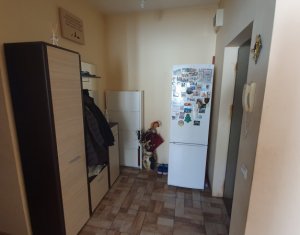 Apartament cu 3 camere, finisat, Floresti, zona Florilor