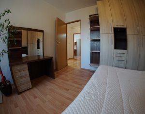 Appartement 3 chambres à vendre dans Cluj-napoca, zone Baciu