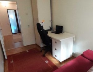 Vanzare apartament 3 camere, decomandat, boxa, zona Kaufland Manastur