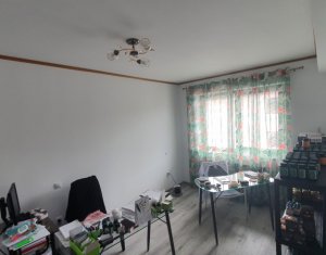 Apartament cu 2 camere, finisat, nemobilat, Floresti, zona Sub Cetate