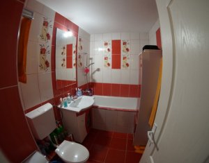 Apartament cu 3 camere+2 bai, decomandat, 65 mp, zona Kaufland Marasti