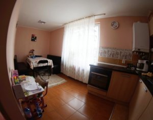 Apartament cu 3 camere, semidecomandat, 52 mp, etaj 1, parcare, Auchan Iris