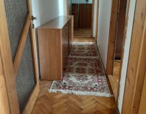 Apartament cu 3 camere, zona pietei Flora, Manastur