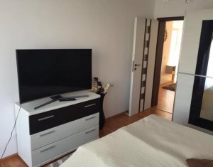 Apartment 3 rooms for sale in Floresti