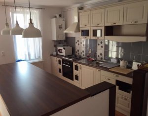 Apartment 3 rooms for sale in Floresti