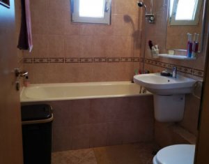 Apartament 4 camere, 80 mp, decomandat, etaj intermediar, Zorilor