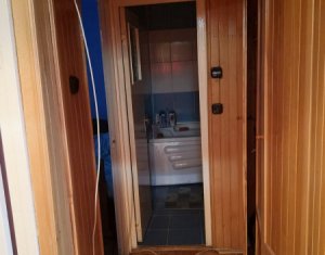 Apartament 3 camere+2 bai, decomandat, etaj intermediar, zona strazii Primaverii