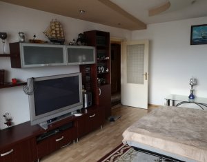 Apartament 3 camere+2 bai, decomandat, etaj intermediar, zona strazii Primaverii