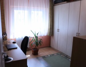 Appartement 4 chambres à vendre dans Cluj-napoca, zone Manastur