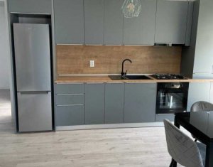 Apartament 2 camere, decomandat, situat in Floresti, zona centrala 