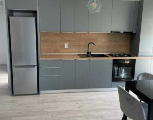 Apartament 2 camere, decomandat, situat in Floresti, zona centrala 