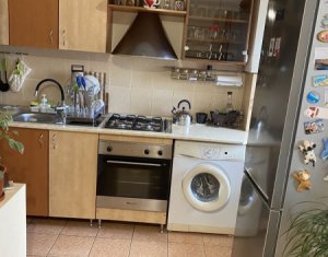 Apartament cu 3 camere+balcon, 52 mp, semidecomandat, zona Mehedinti Manastur